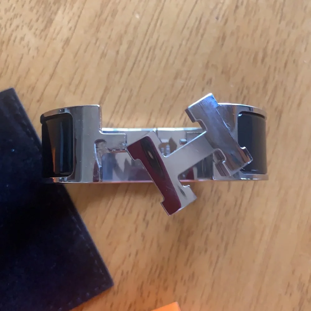 Clic Clac H Bracelet - Picture 5 of 5